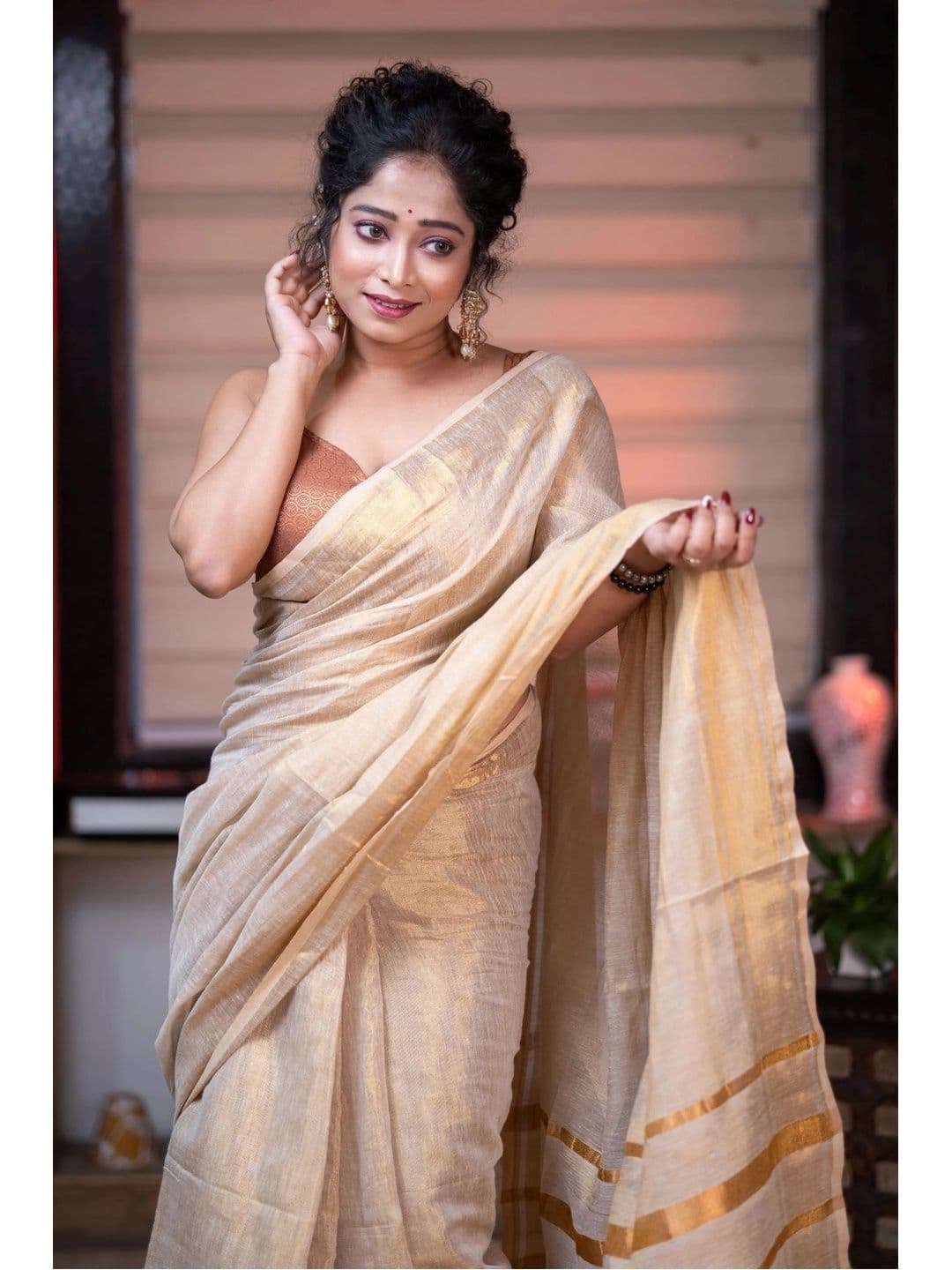 srinjan fashion Striped Zari Tissue Tussar Saree thumbnail 5