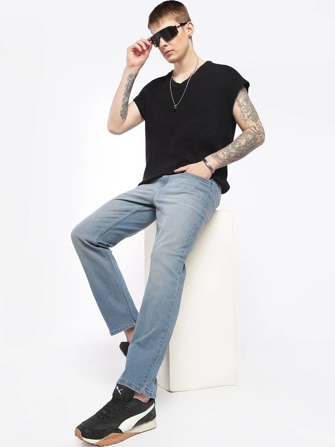 zayla Men Jean Regular Fit Mid-Rise Light Fade Stretchable Jeans thumbnail 4