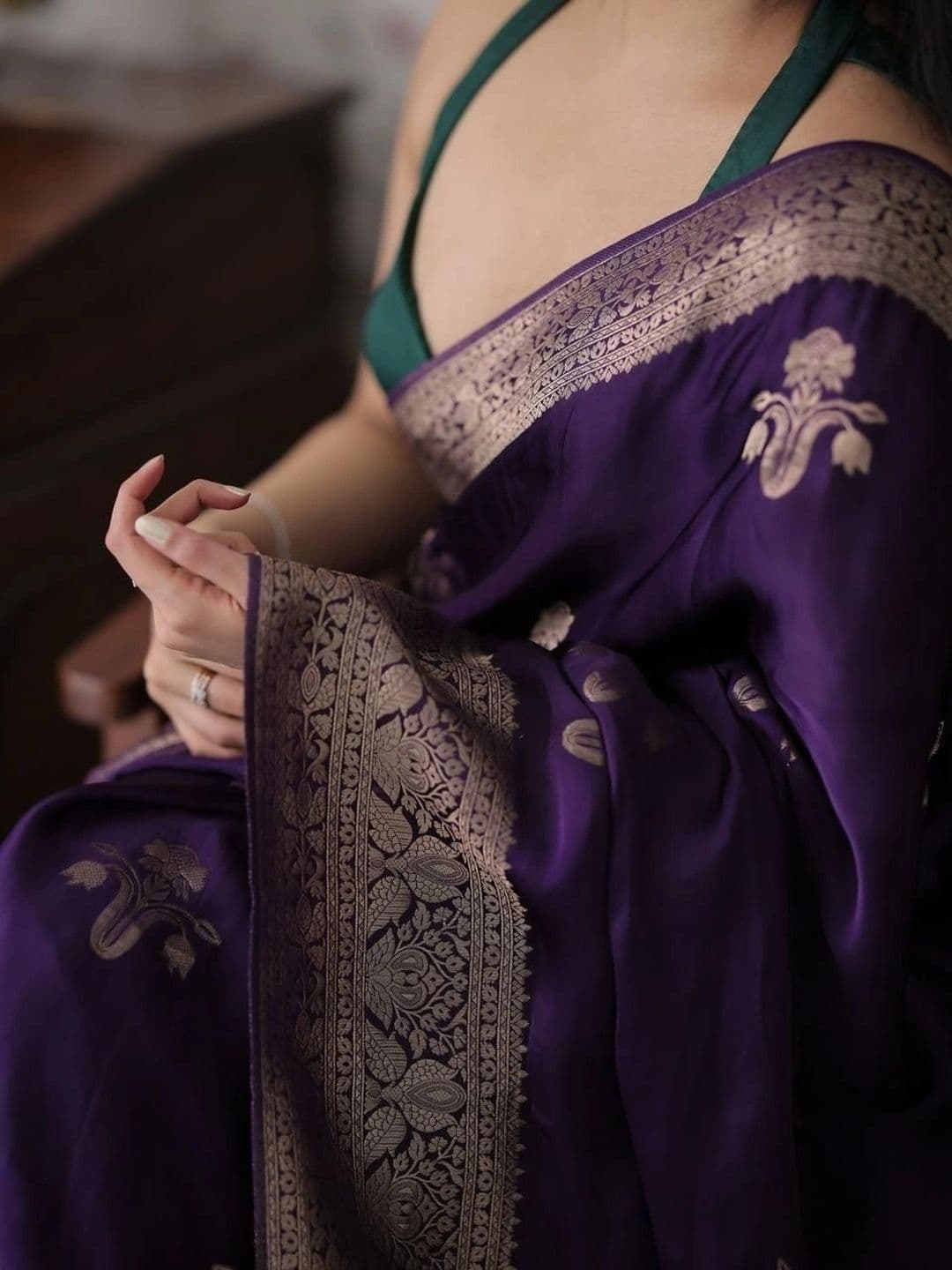 ADIANADI Floral Zari Silk Cotton Banarasi Saree thumbnail 4