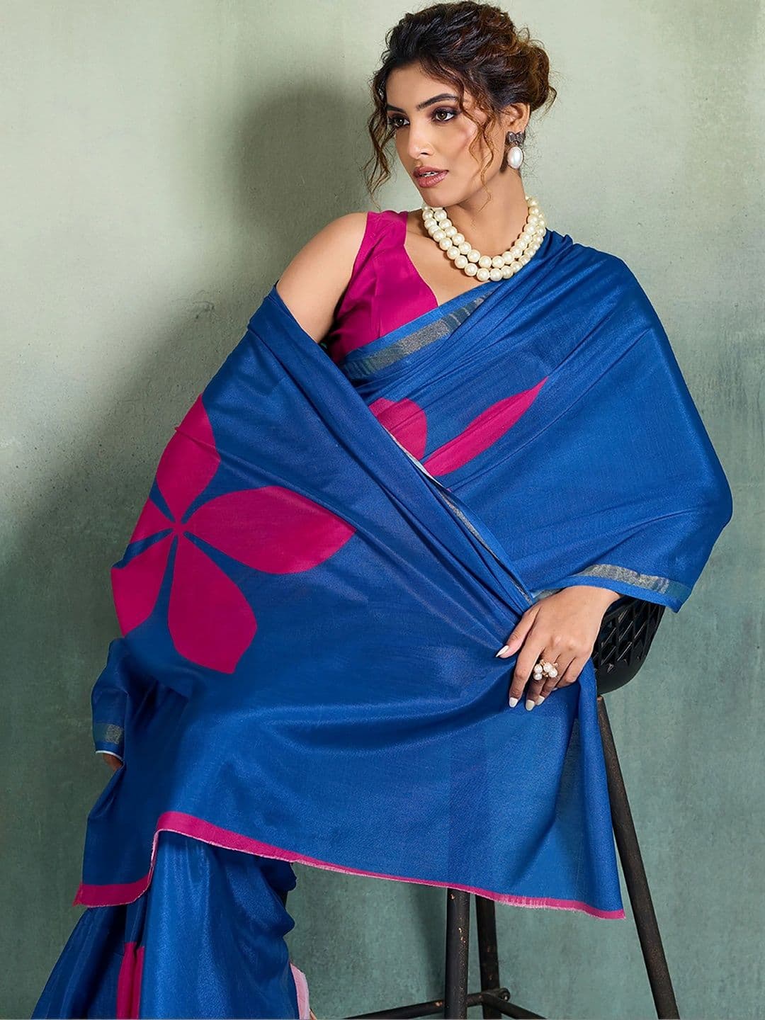 AMRUTKALA SAREES Floral Designer Block Print Saree thumbnail 6
