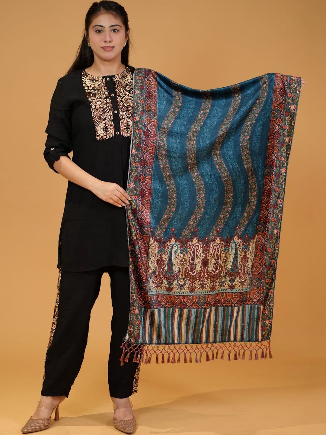 SHIFNEEN Women Paisley Woven Design Velvet Shawl thumbnail 5