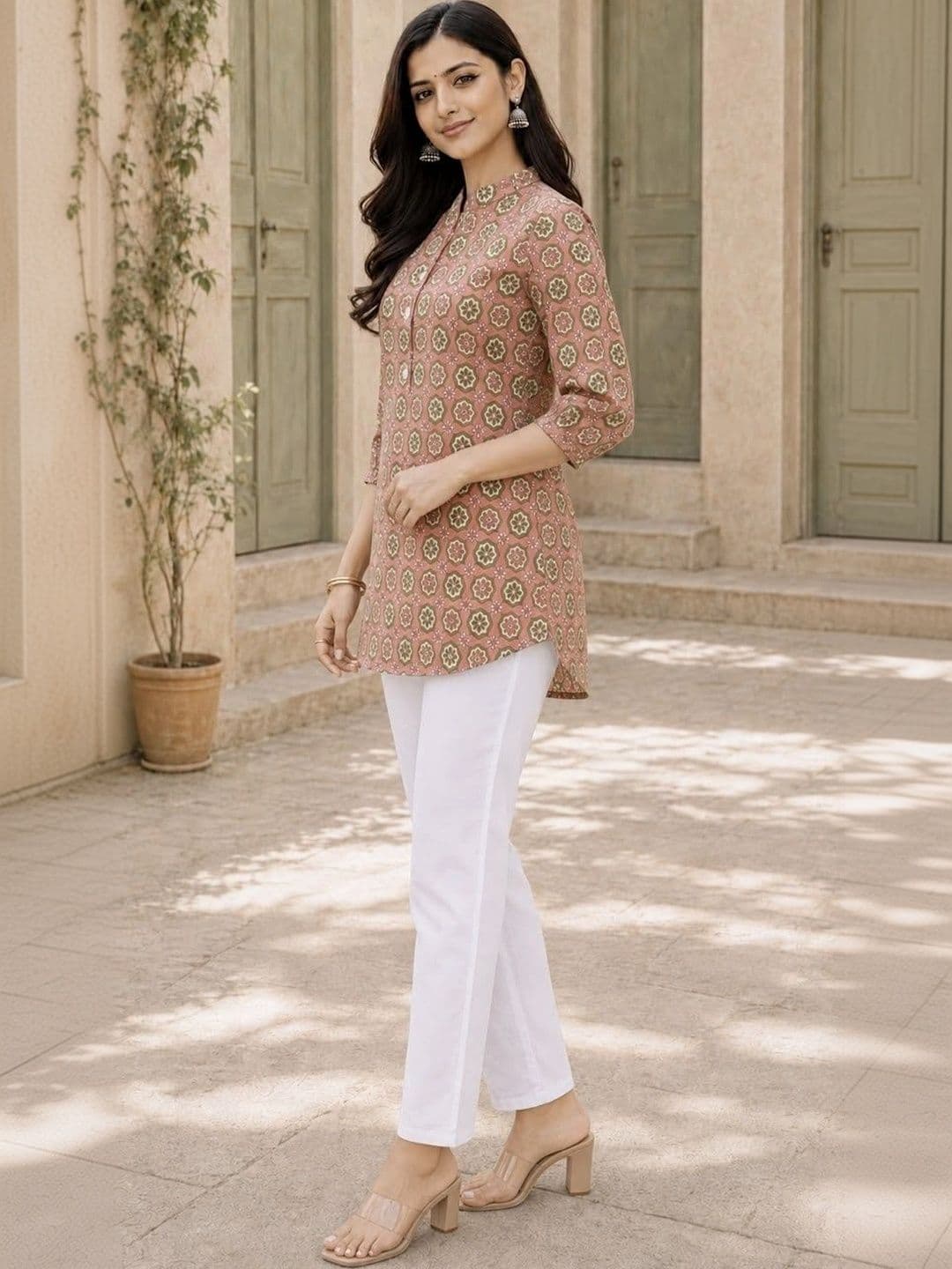 Sangria Women Floral Printed Kurta thumbnail 4