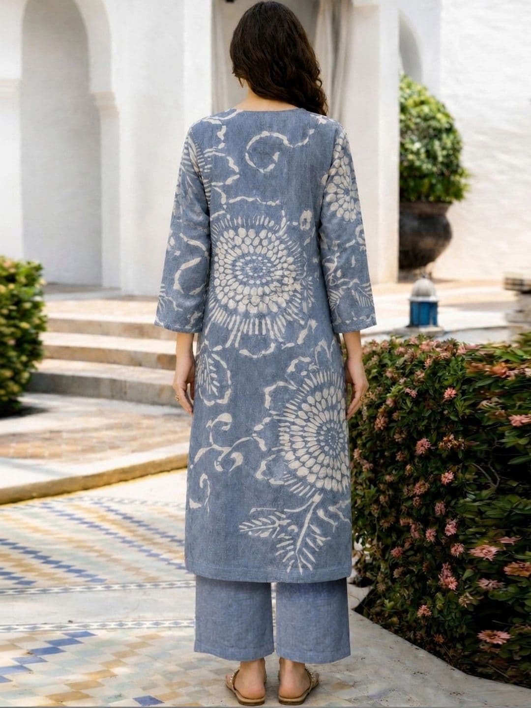GoSriKi Women Printed Regular Kurta with Palazzos thumbnail 3