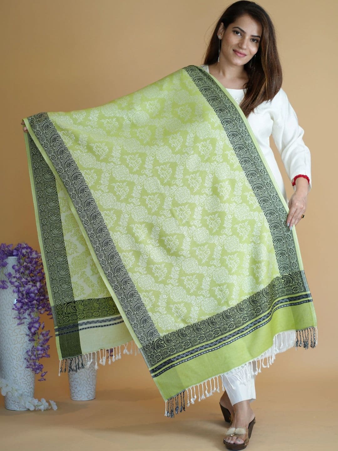 SHIFNEEN Women Ethnic Motifs Printed Acrylic Shawl thumbnail 2