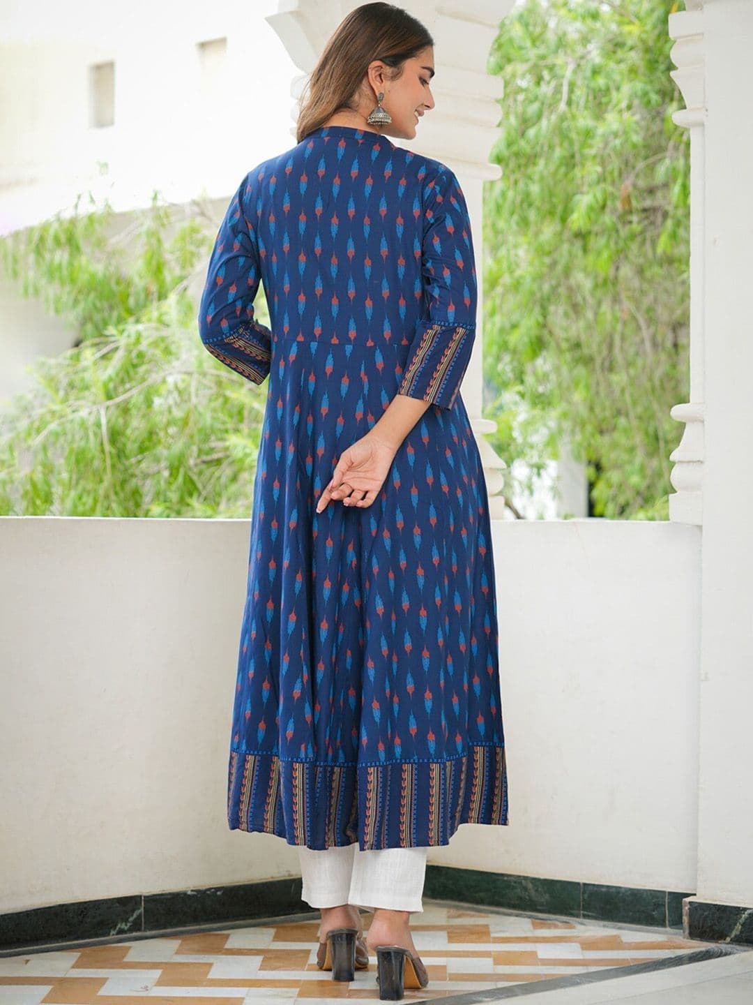 KALINI Abstract Printed Anarkali Kurta thumbnail 5