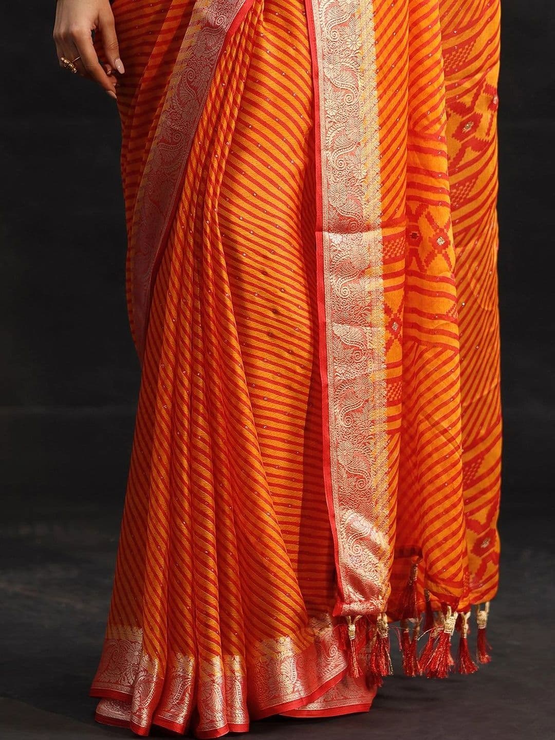Libas Leheriya Zari Pure Chiffon Saree thumbnail 5