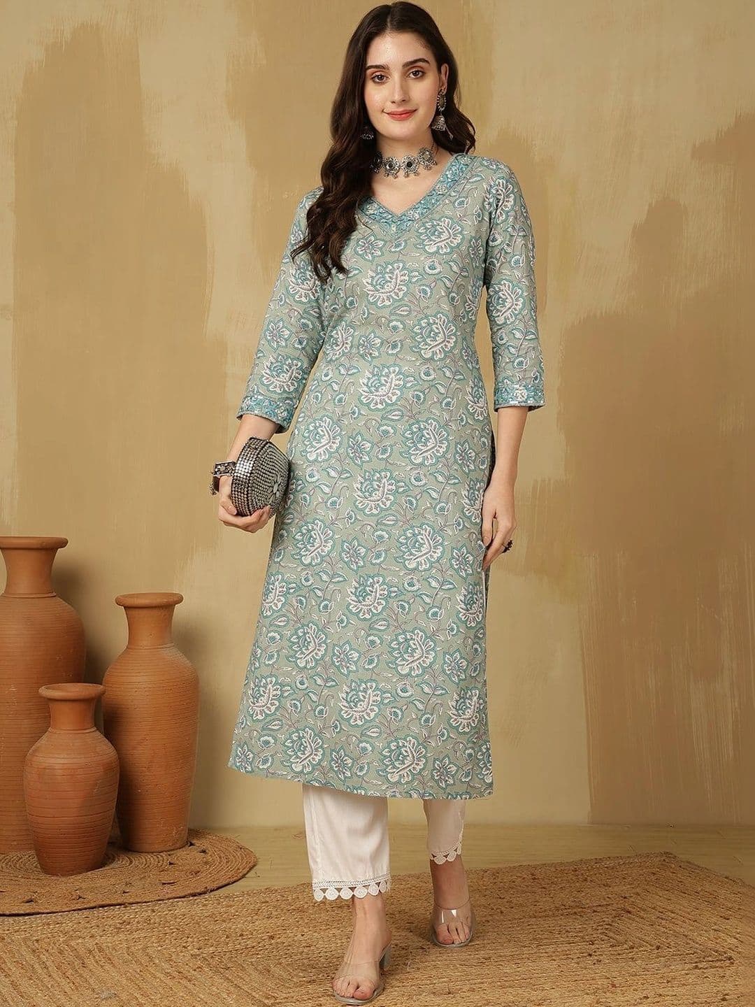 Sangria Women Floral Printed Thread Work Floral Kurta - view 1