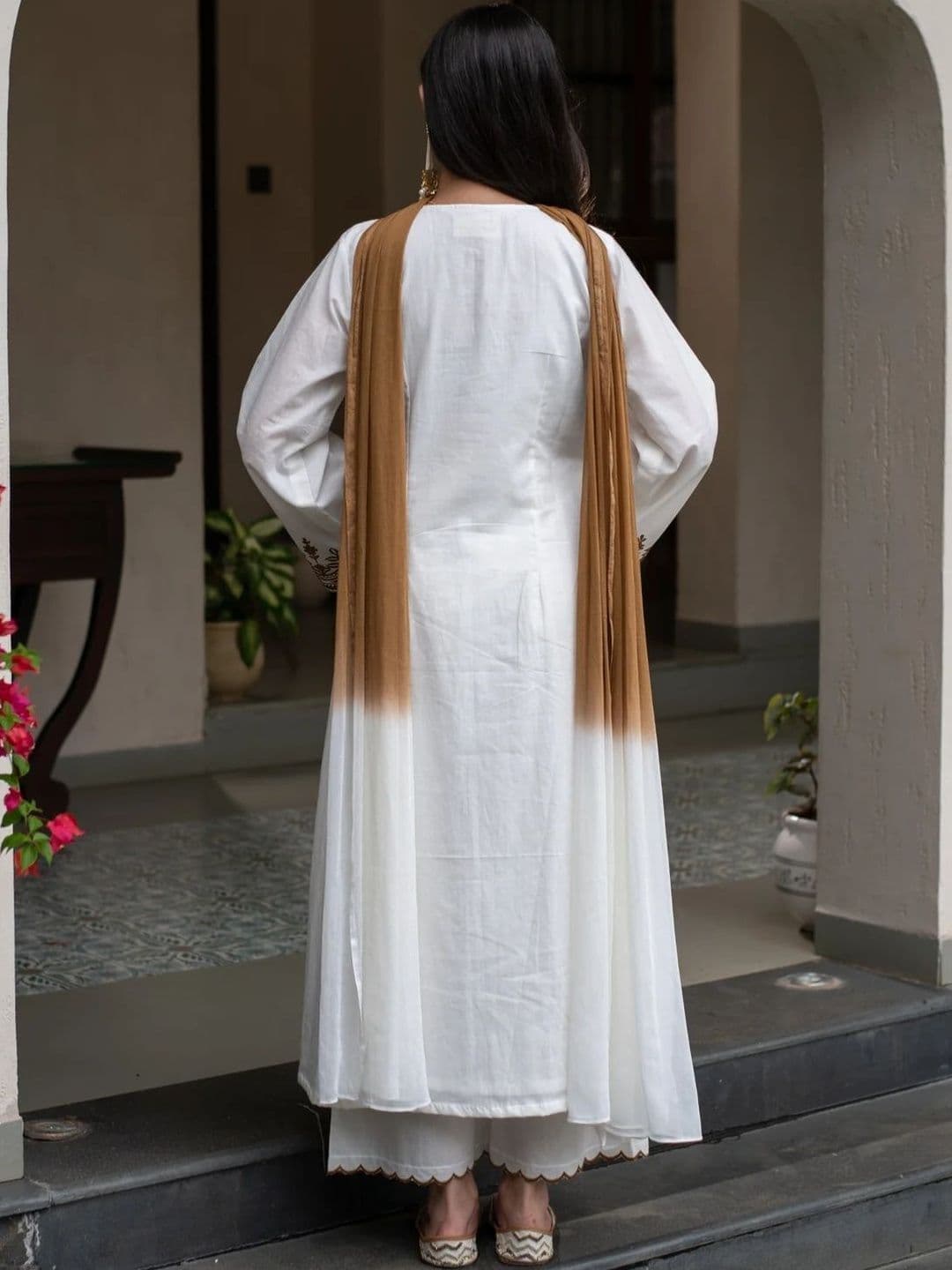 YAROSHI FASHION Women Embroidered Regular Kurta with Palazzos & With Dupatta thumbnail 7