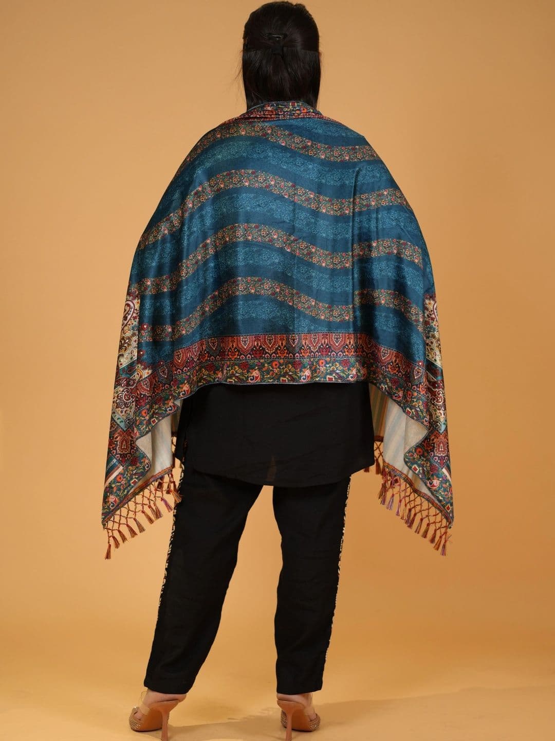 SHIFNEEN Women Paisley Woven Design Velvet Shawl thumbnail 4