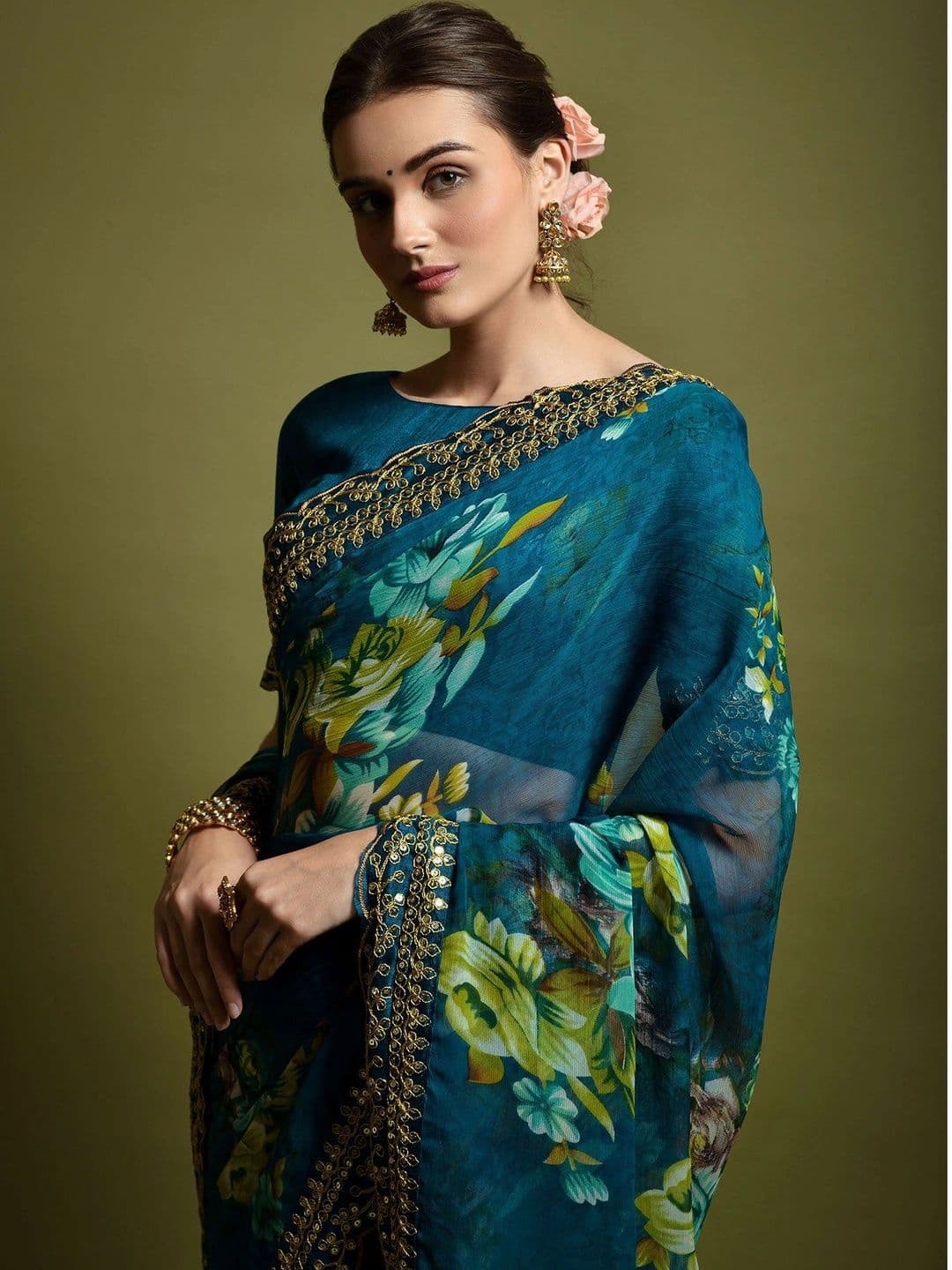 Peachmode Floral Embroidered Poly Georgette Saree thumbnail 4