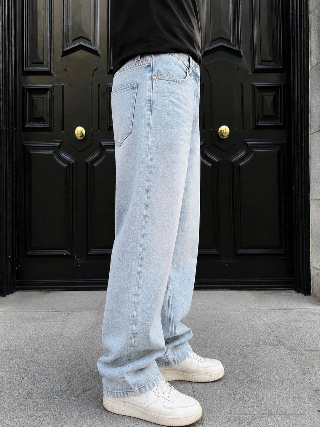 MQ Denim Men Straight Fit Mid-Rise Light Fade Jeans thumbnail 2