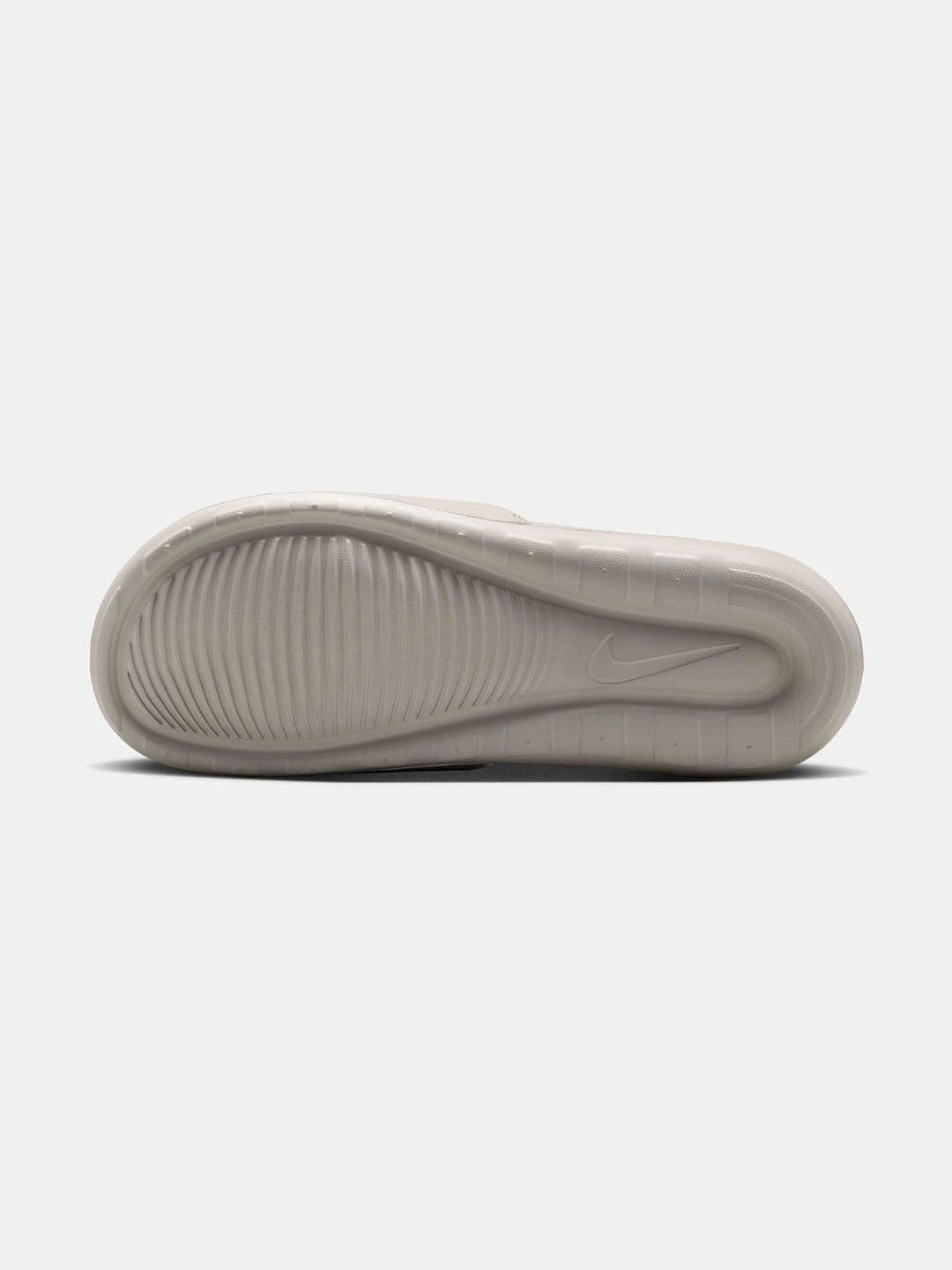 Nike Victori One Men's Slides thumbnail 3