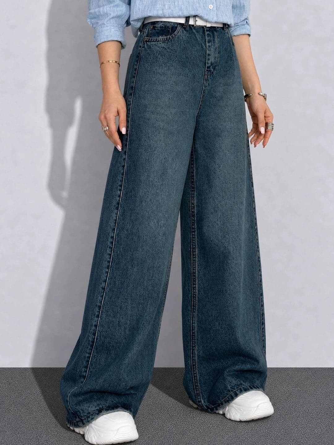 The Roadster Lifestyle Co Women Pure Cotton No Fade Clean Look Wide Leg Fit Jeans thumbnail 3