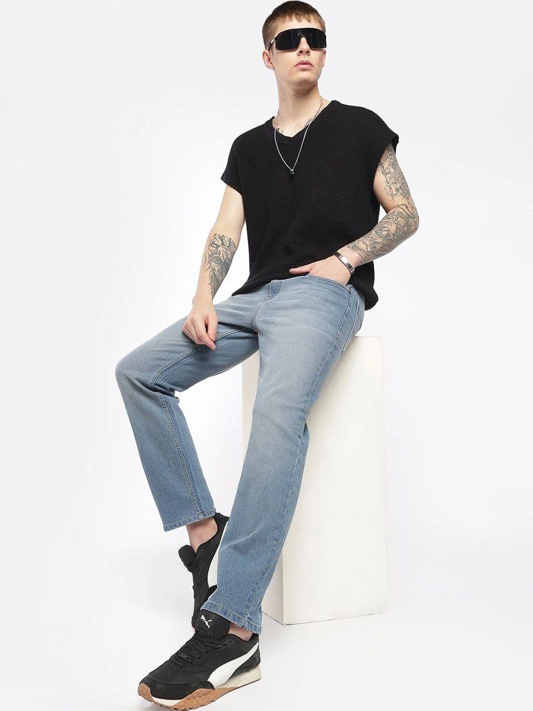 zayla Men Jean Regular Fit Mid-Rise Light Fade Stretchable Jeans thumbnail 3