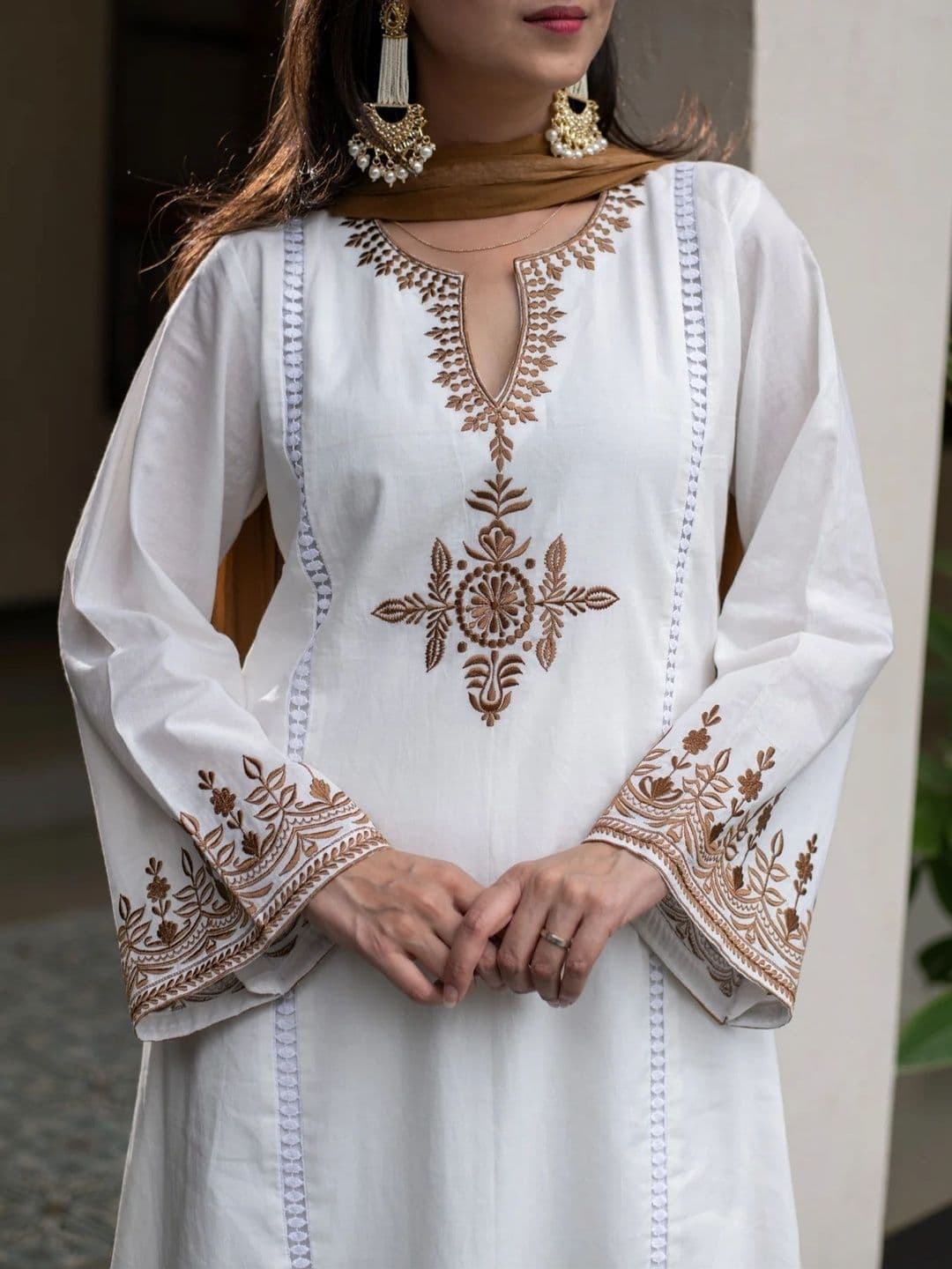 YAROSHI FASHION Women Embroidered Regular Kurta with Palazzos & With Dupatta thumbnail 2