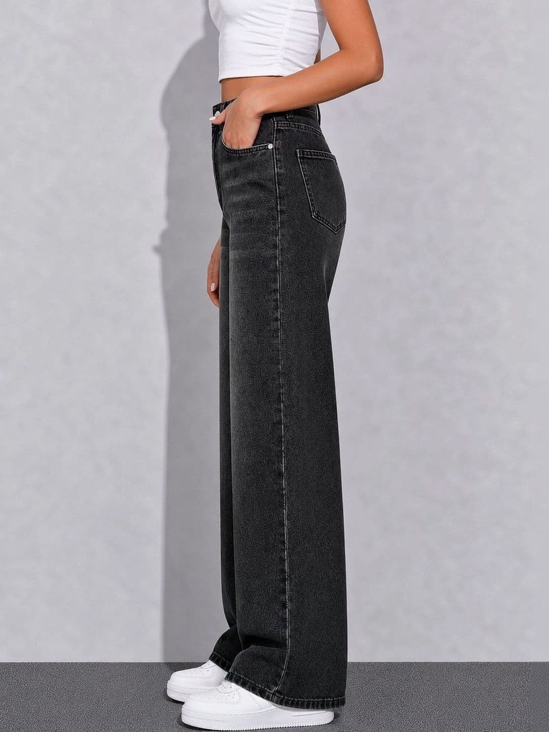 The Roadster Lifestyle Co. Women Clean Look Wide Leg Fit Denim Jeans thumbnail 3