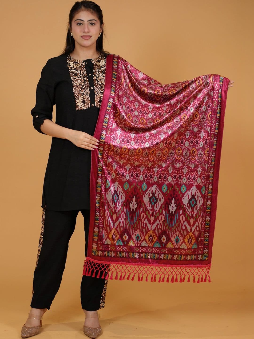 SHIFNEEN Women Ethnic Motifs Printed Velvet Shawl thumbnail 5