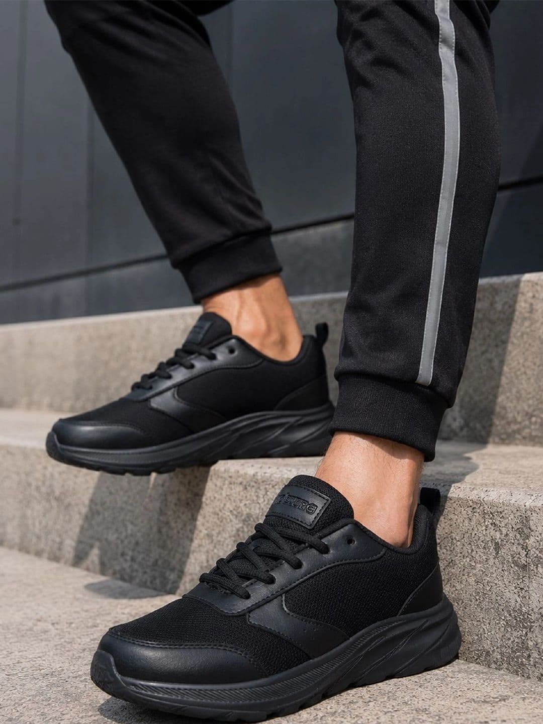 Koburg Men Mesh Training or Gym Shoes thumbnail 2