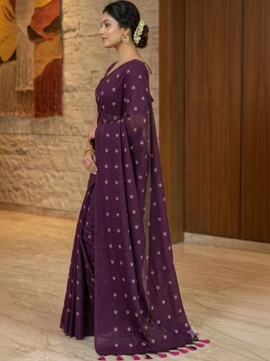 SHYAMALI BOUTIQUE Floral Embroidered Pure Cotton Saree thumbnail 2