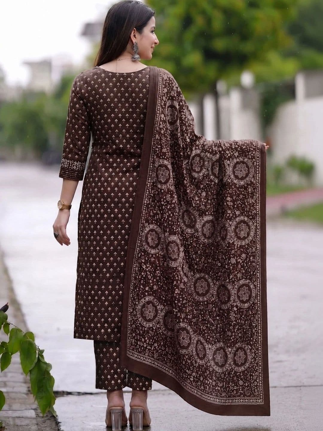 GoSriKi Women Ethnic Motifs Printed Regular Kurta with Trousers & With Dupatta thumbnail 2