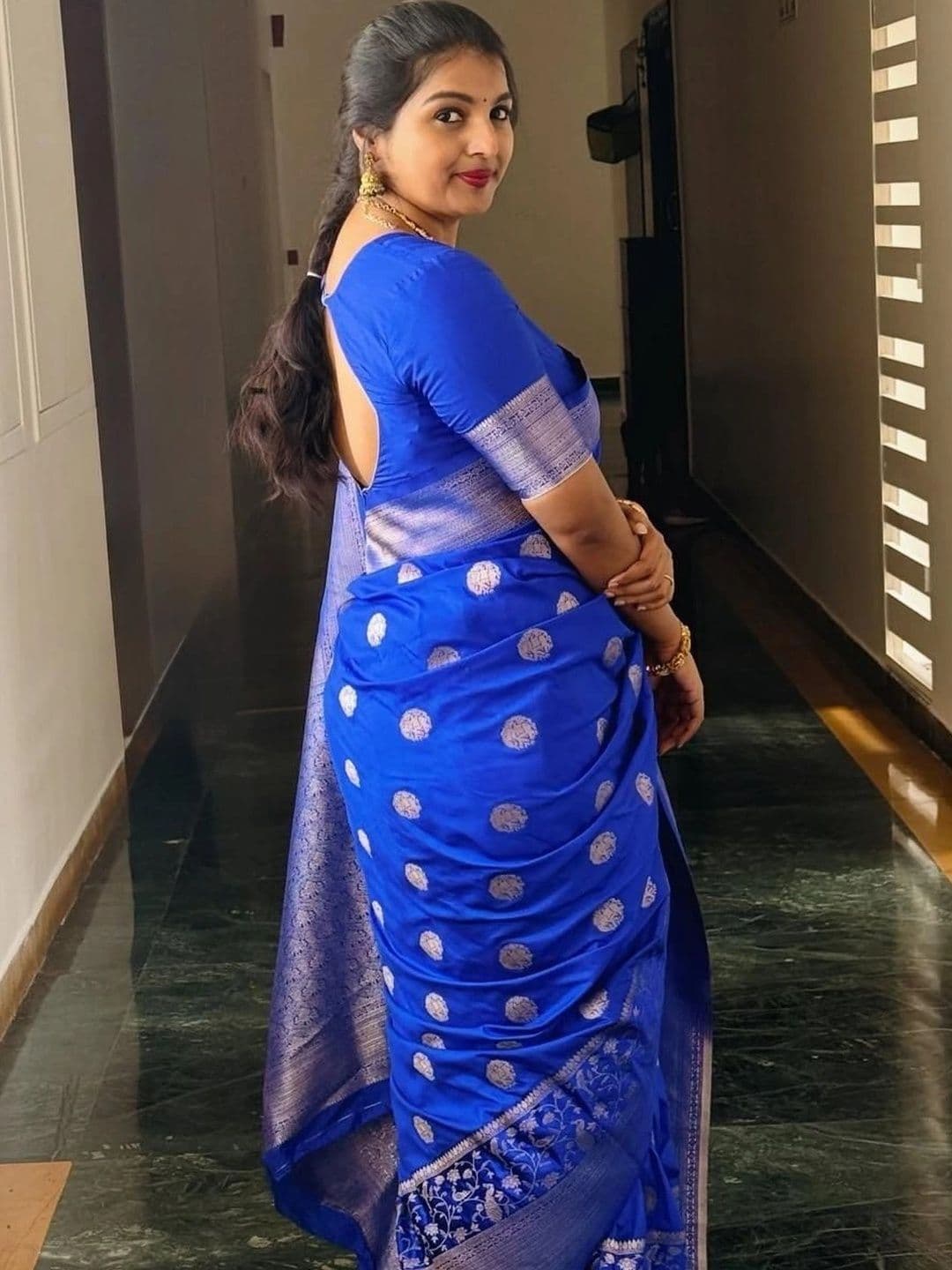 ADIANADI Woven Design Zari Silk Cotton Banarasi Saree thumbnail 2