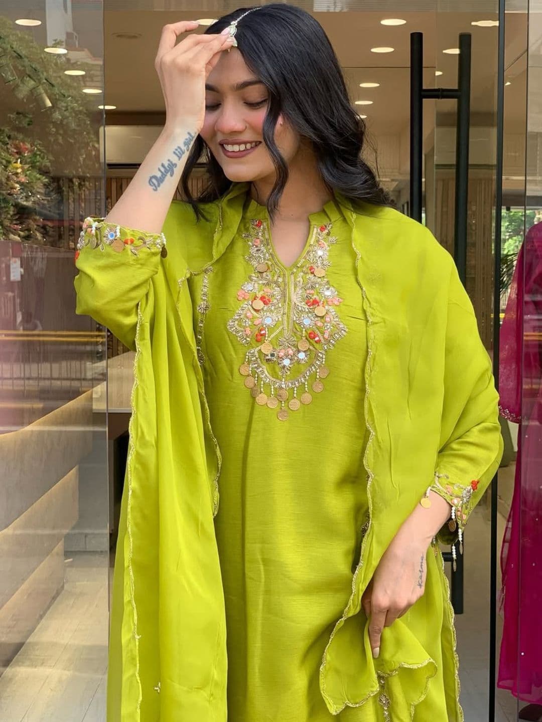 LABEL RANGREEZAA Women V-Neck Embroidered Straight Kurta with Trousers & Dupatta thumbnail 2