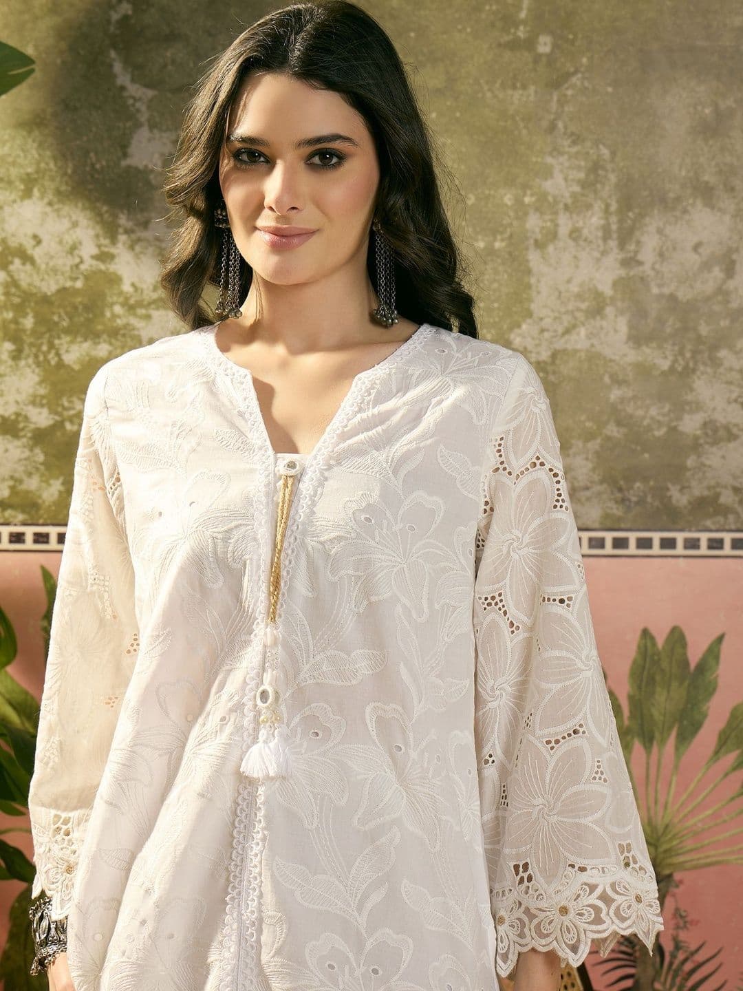Sangria Embroidered Pure Cotton Round Neck Kurta & Trousers Kurta Set thumbnail 4