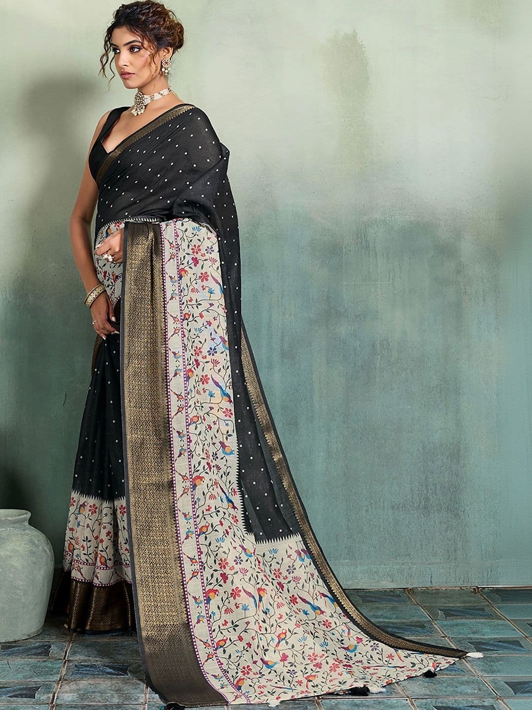 AMRUTKALA SAREES Floral Zari Designer Block Print Saree thumbnail 6