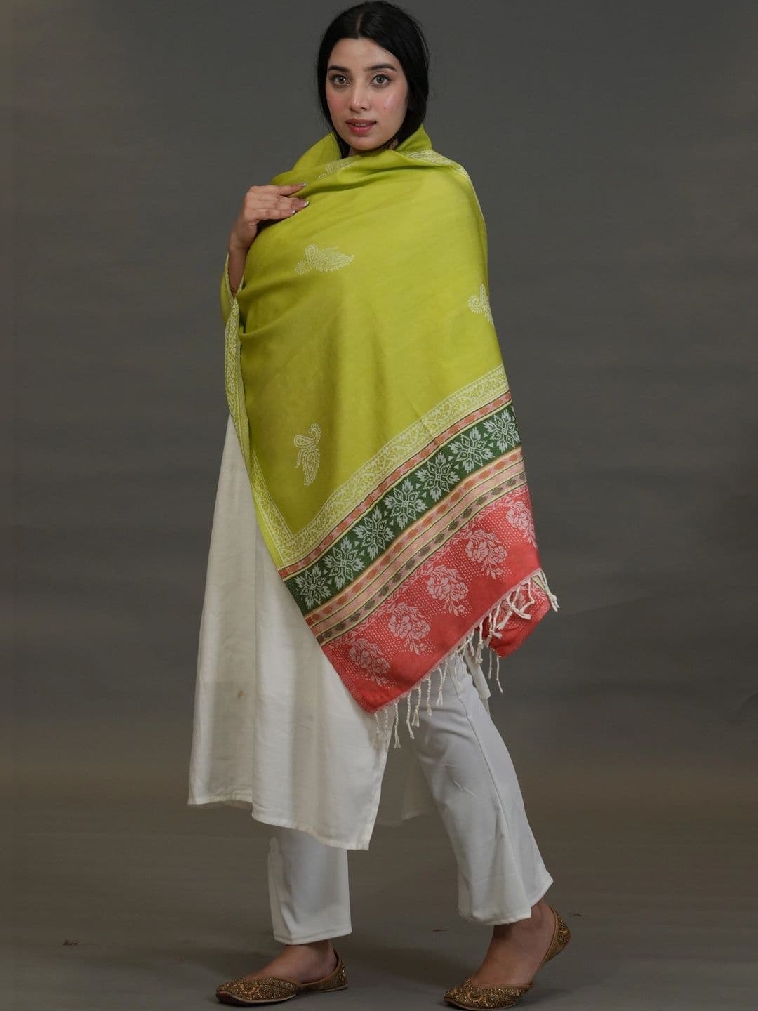 SHIFNEEN Women Ethnic Motifs Printed Acrylic Shawl thumbnail 3