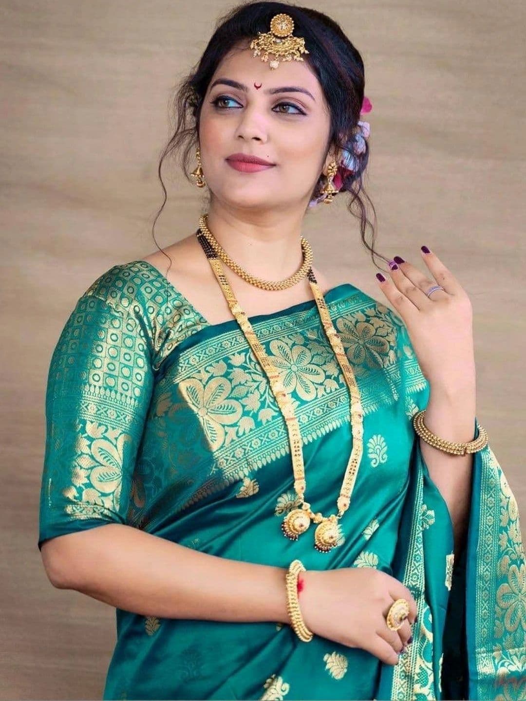 ADIANADI Woven Design Zari Silk Cotton Banarasi Saree thumbnail 4