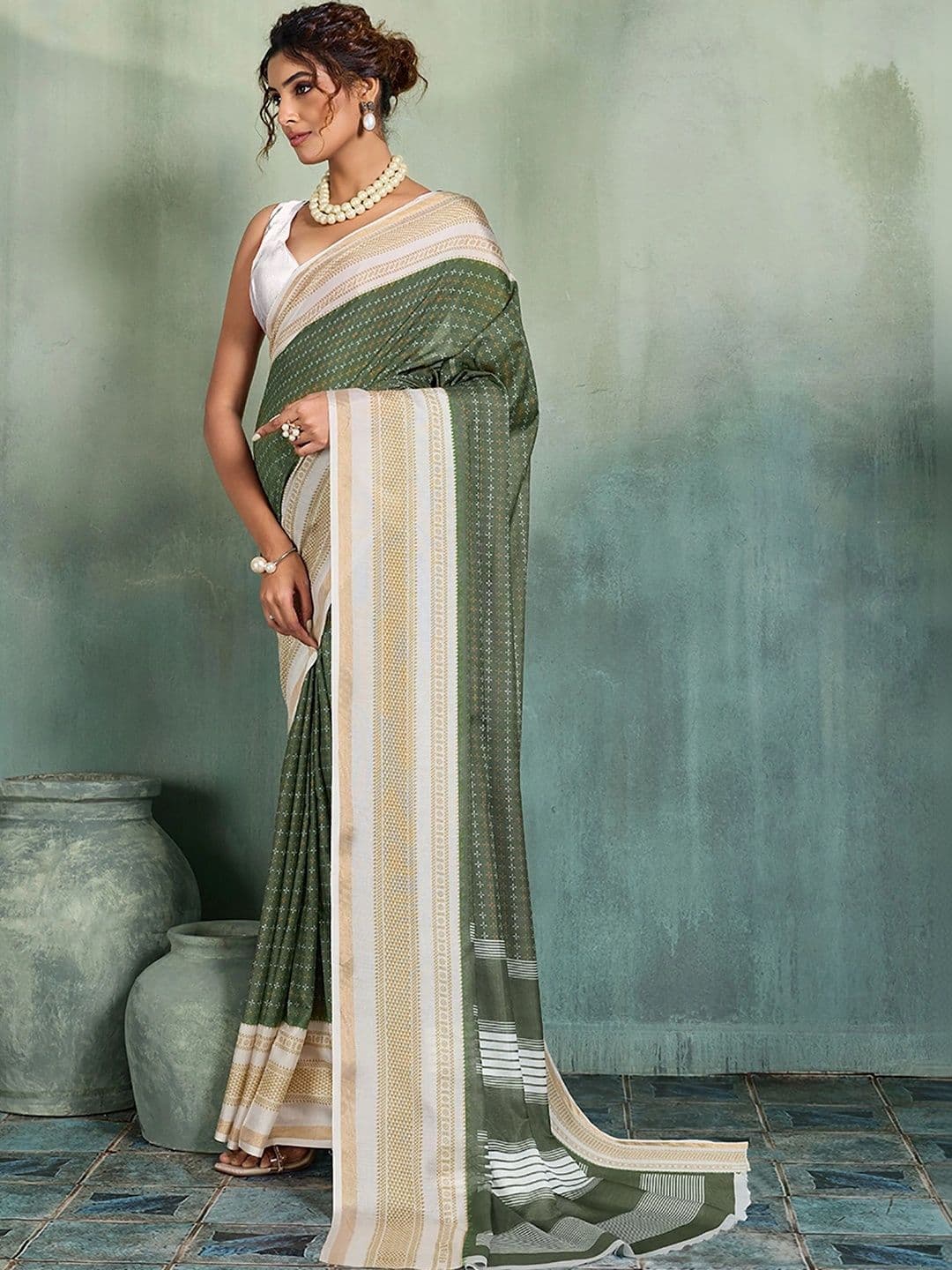 AMRUTKALA SAREES Woven Design Designer Block Print Saree thumbnail 2
