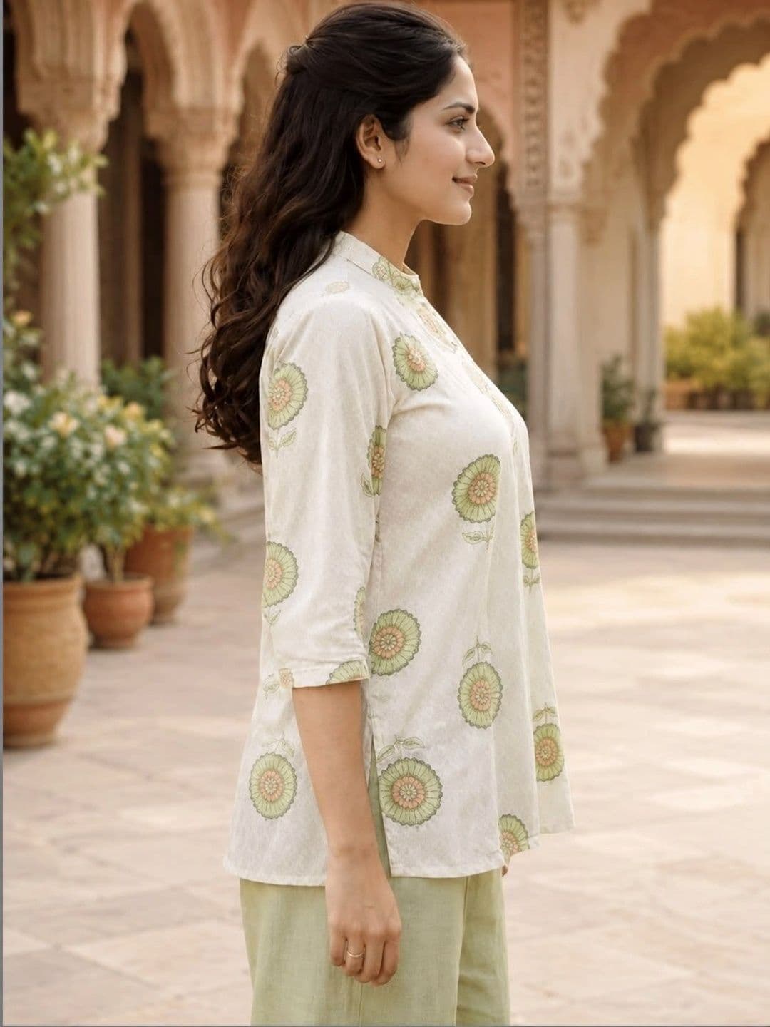 Sangria Women Floral Printed Floral Kurta thumbnail 3