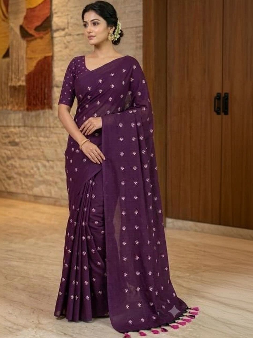 SHYAMALI BOUTIQUE Floral Embroidered Pure Cotton Saree - view 1