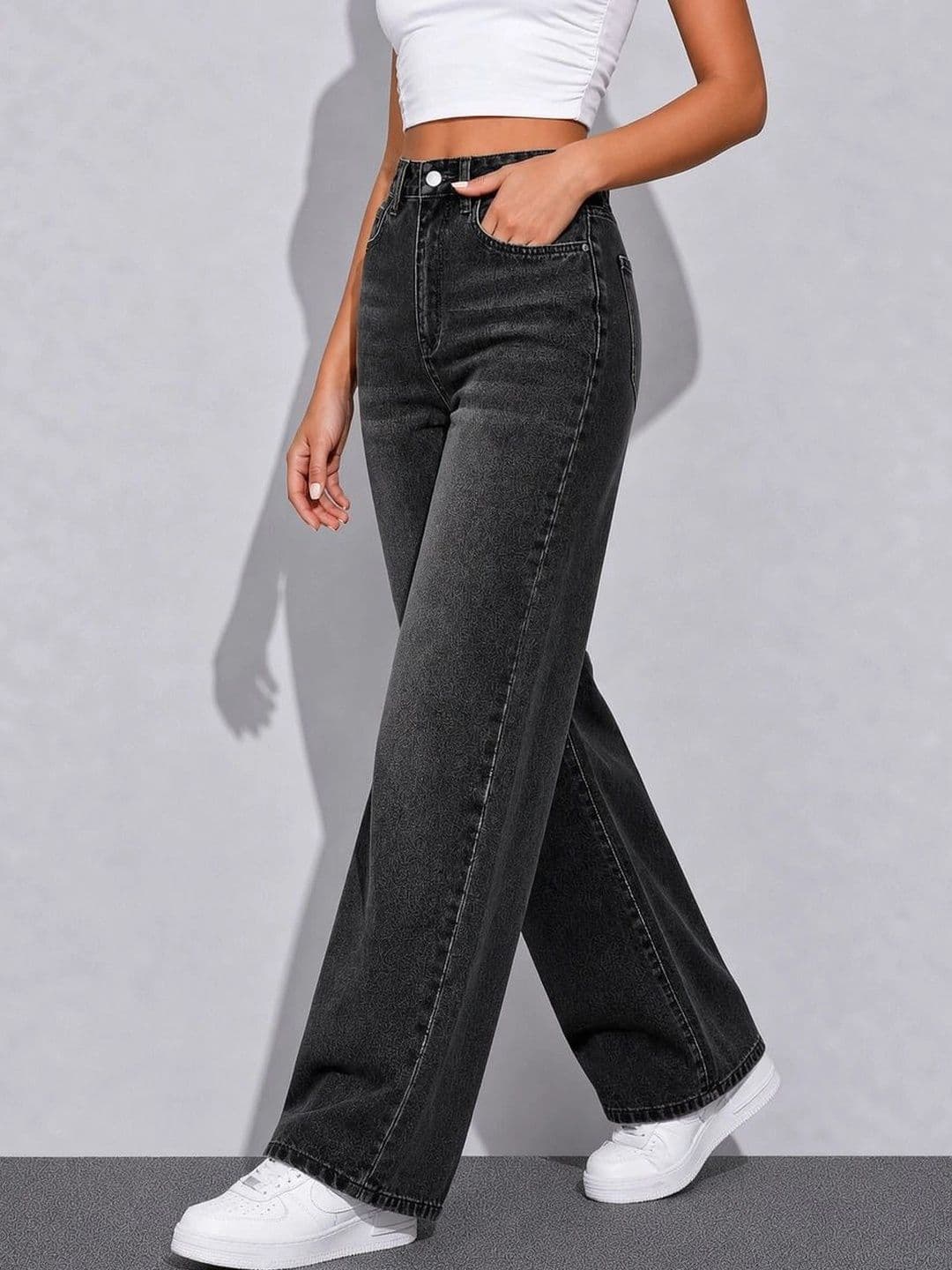 The Roadster Lifestyle Co. Women Clean Look Wide Leg Fit Denim Jeans thumbnail 5