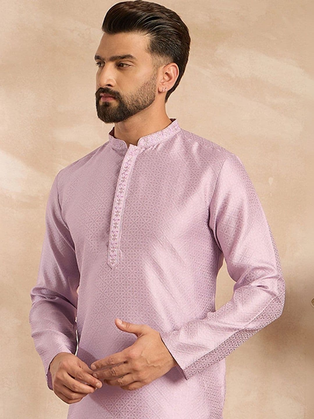 Ethnic Bay Men Embroidered Kurta - view 1