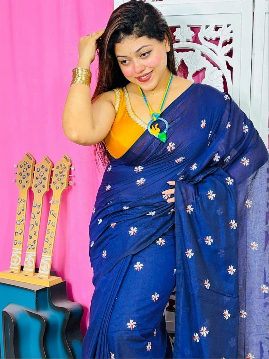 BongAp Embroidered Khadi Saree thumbnail 4