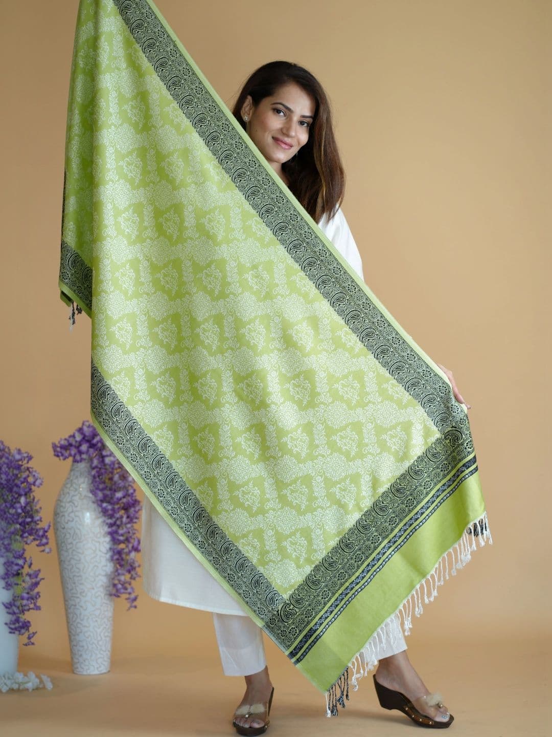 SHIFNEEN Women Ethnic Motifs Printed Acrylic Shawl thumbnail 3