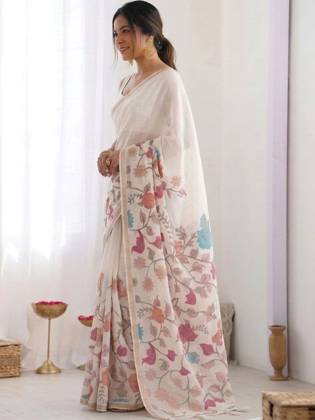 SAMANTHA Floral Linen Blend Belted Saree thumbnail 5