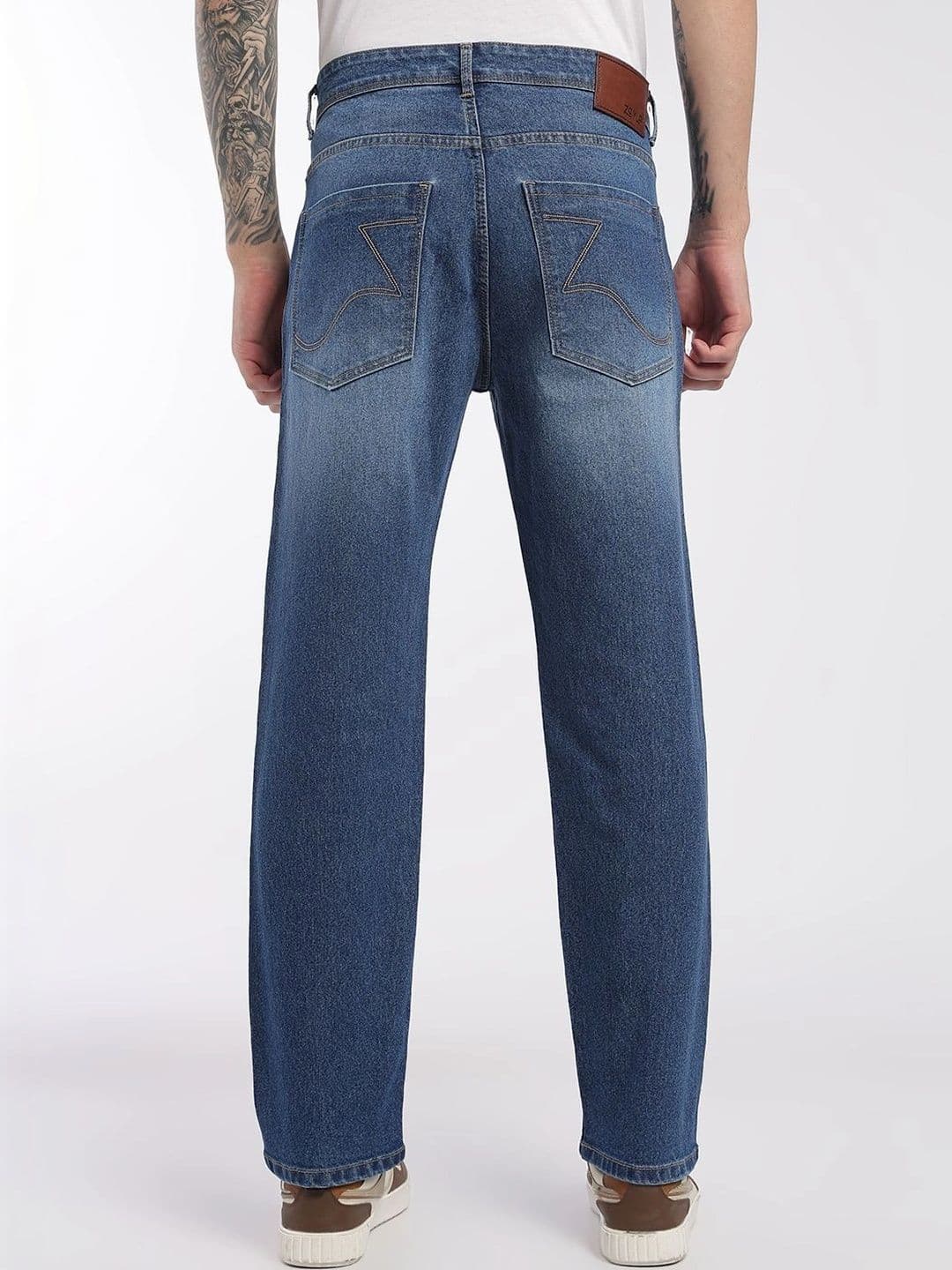 zayla Men Jean Regular Fit Mid-Rise Low Distress Light Fade Stretchable Jeans thumbnail 4