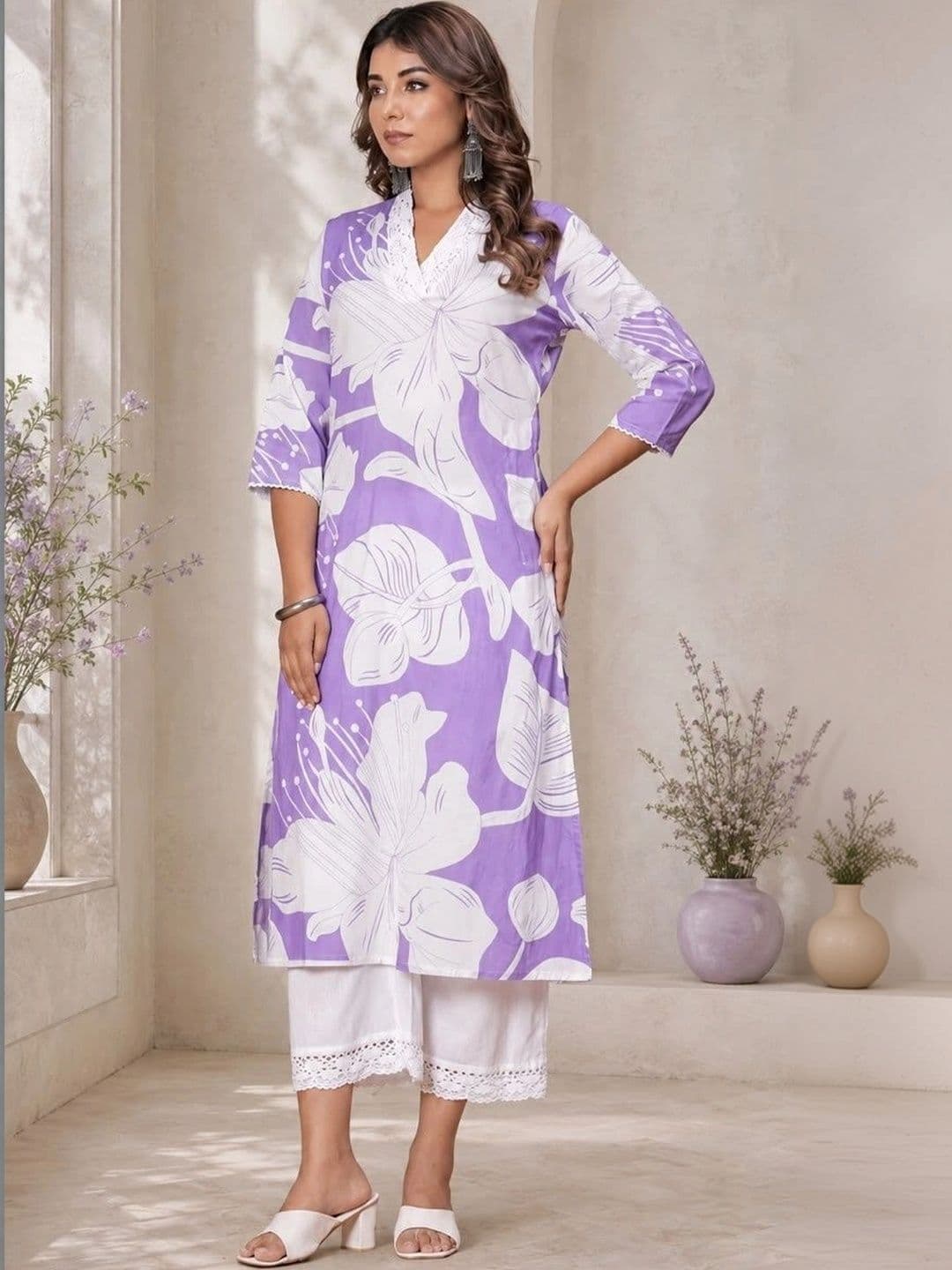 Sangria Women Floral Printed Floral Kurta thumbnail 2