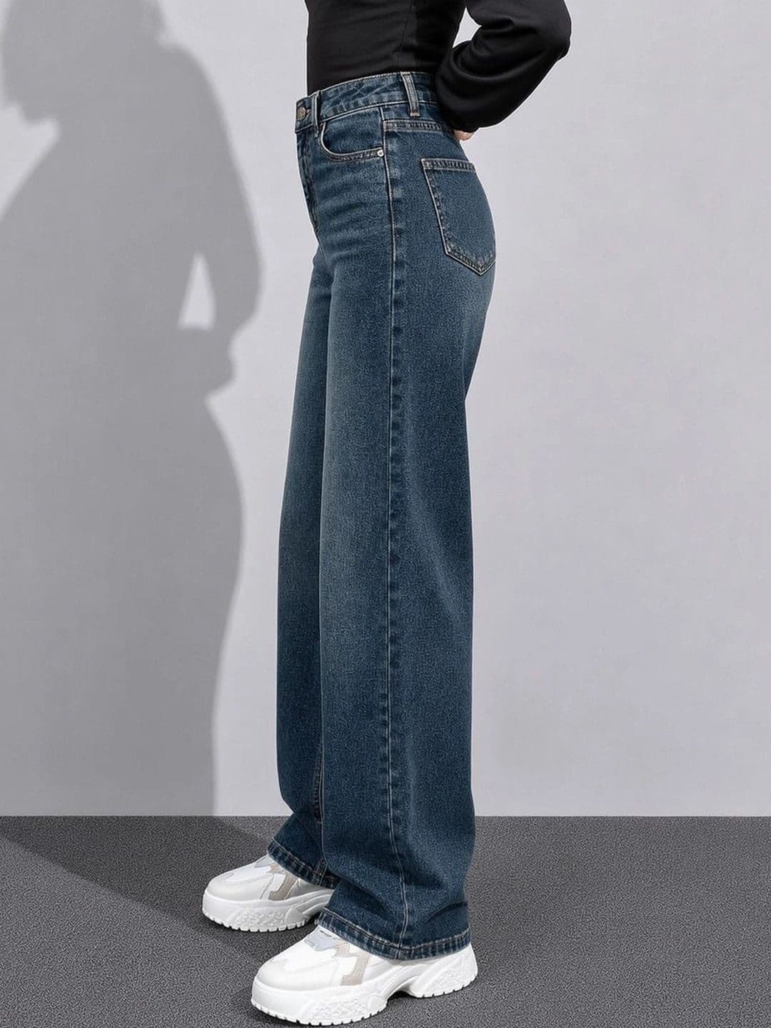 The Roadster Lifestyle Co. Women Pure Cotton Clean Look Straight Fit Jeans thumbnail 3