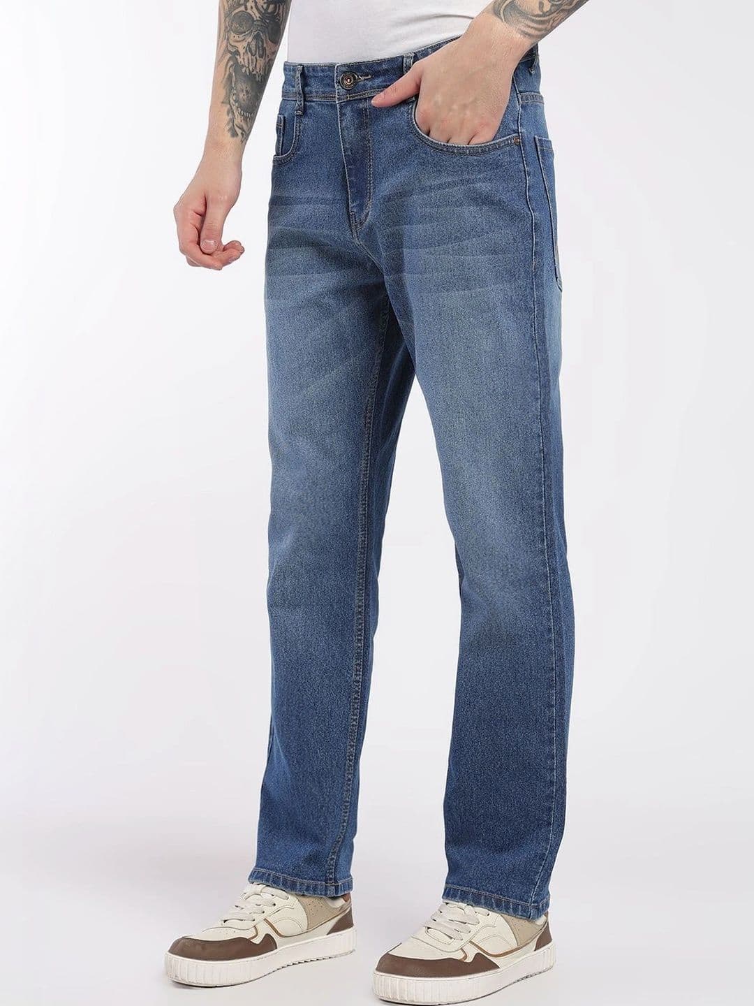 zayla Men Jean Regular Fit Mid-Rise Low Distress Light Fade Stretchable Jeans thumbnail 3