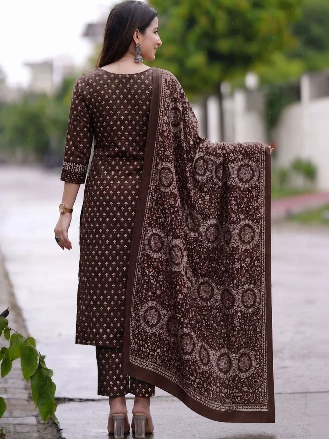 GoSriKi Women Ethnic Motifs Printed Regular Kurta with Trousers & With Dupatta thumbnail 2