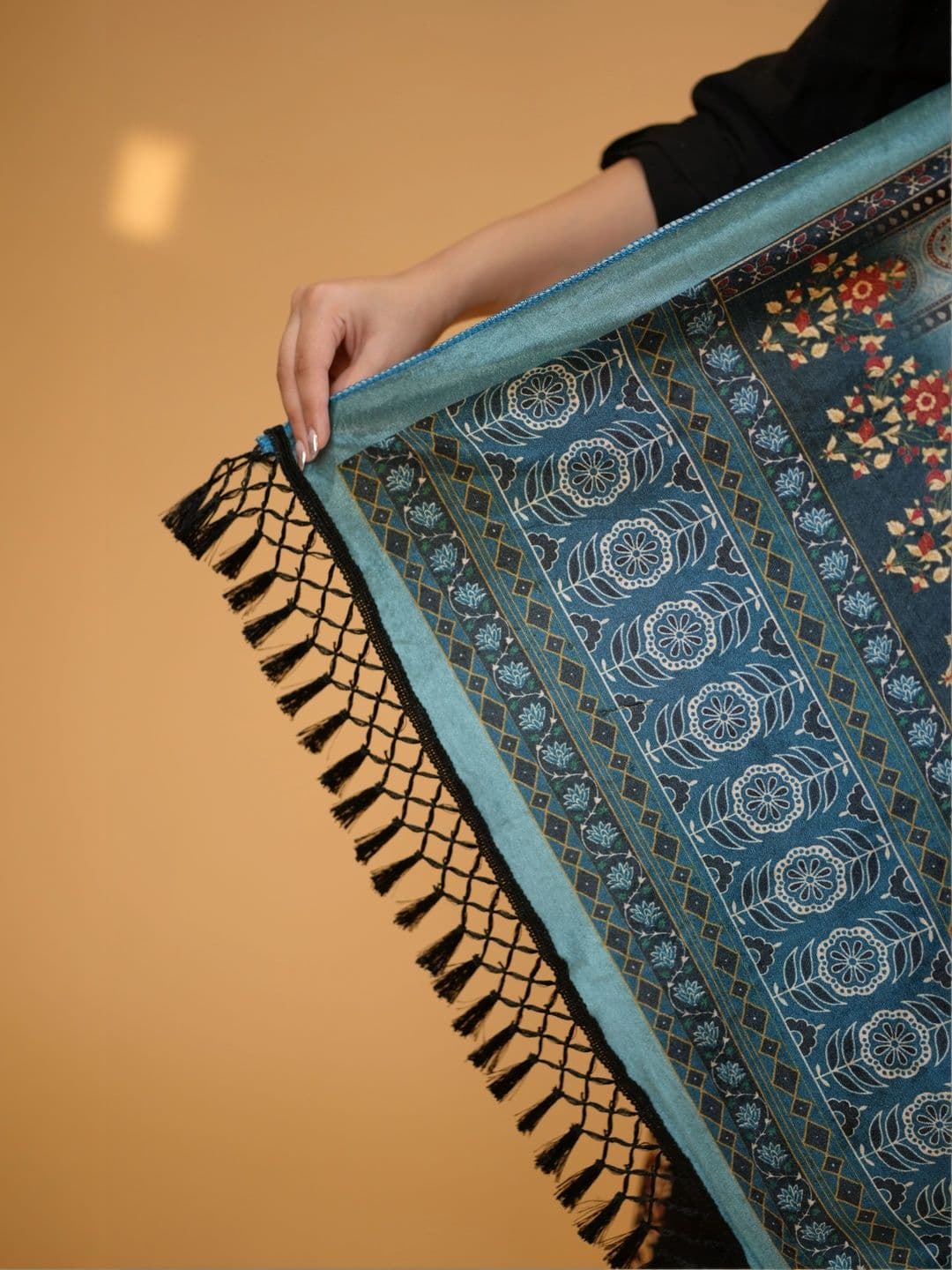 SHIFNEEN Women Ethnic Motifs Printed Velvet Shawl thumbnail 4