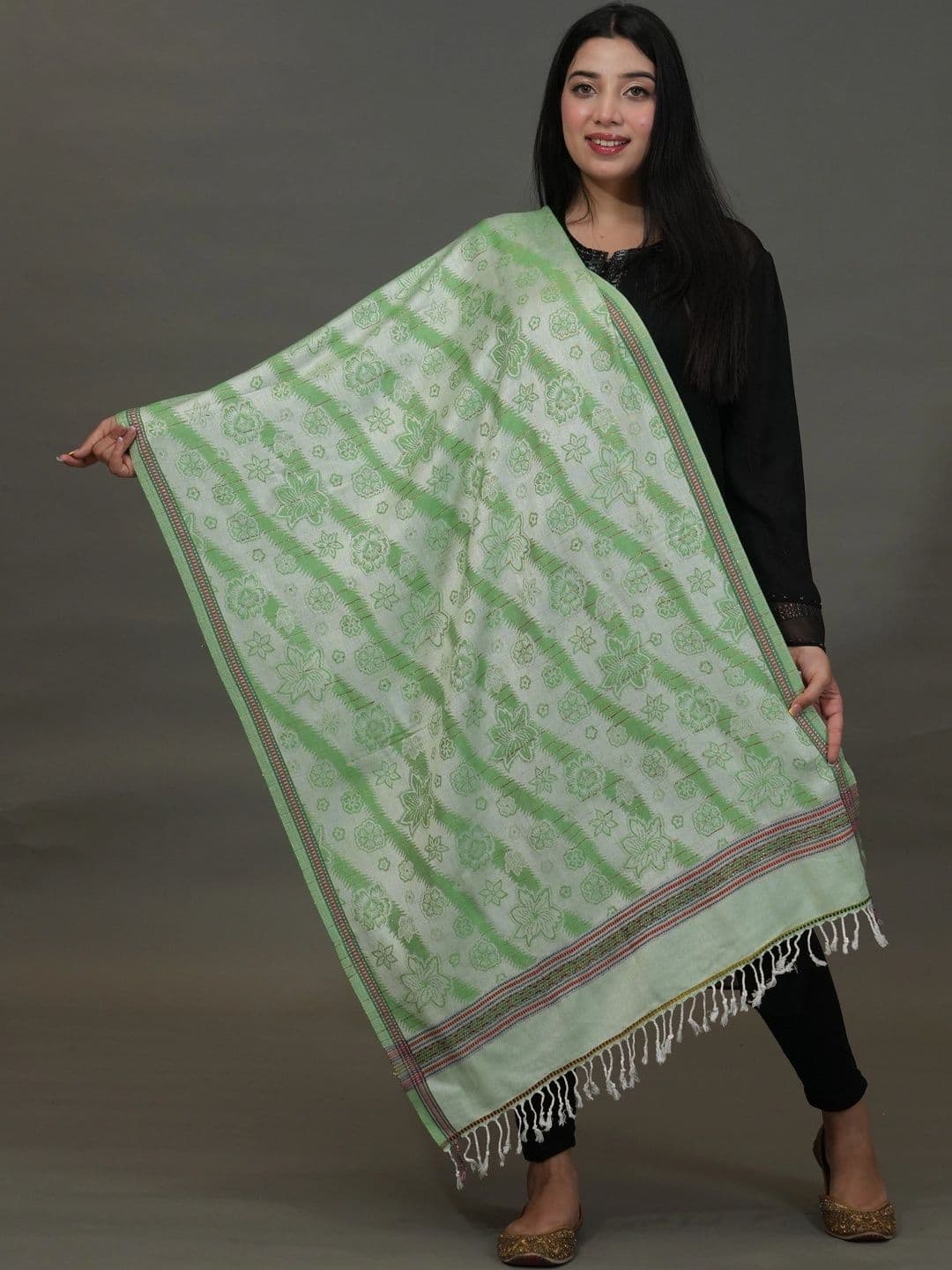 SHIFNEEN Women Floral Printed Acrylic Shawl thumbnail 5