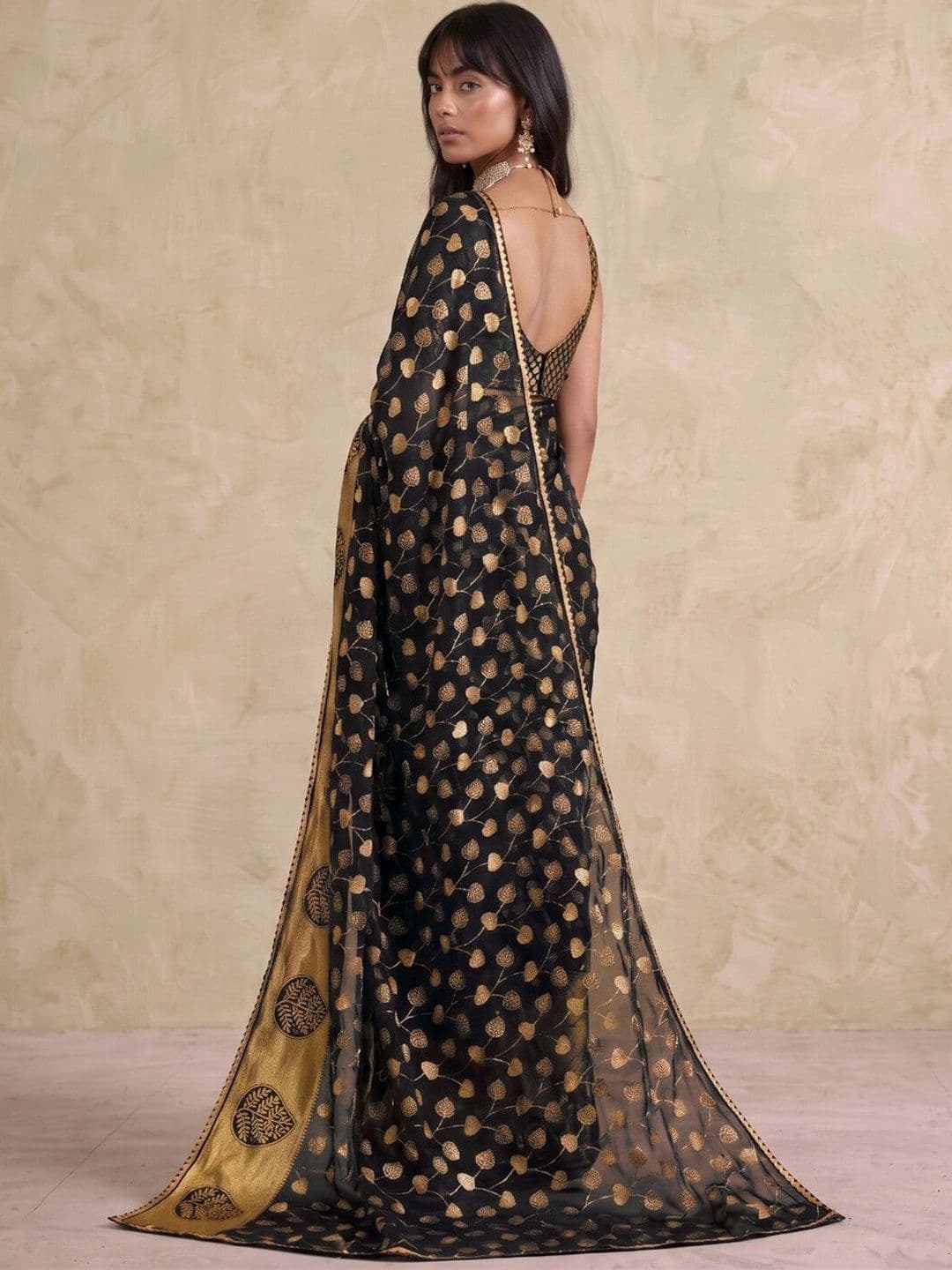 SAARA Ethnic Motifs Zari Pure Georgette Saree thumbnail 3
