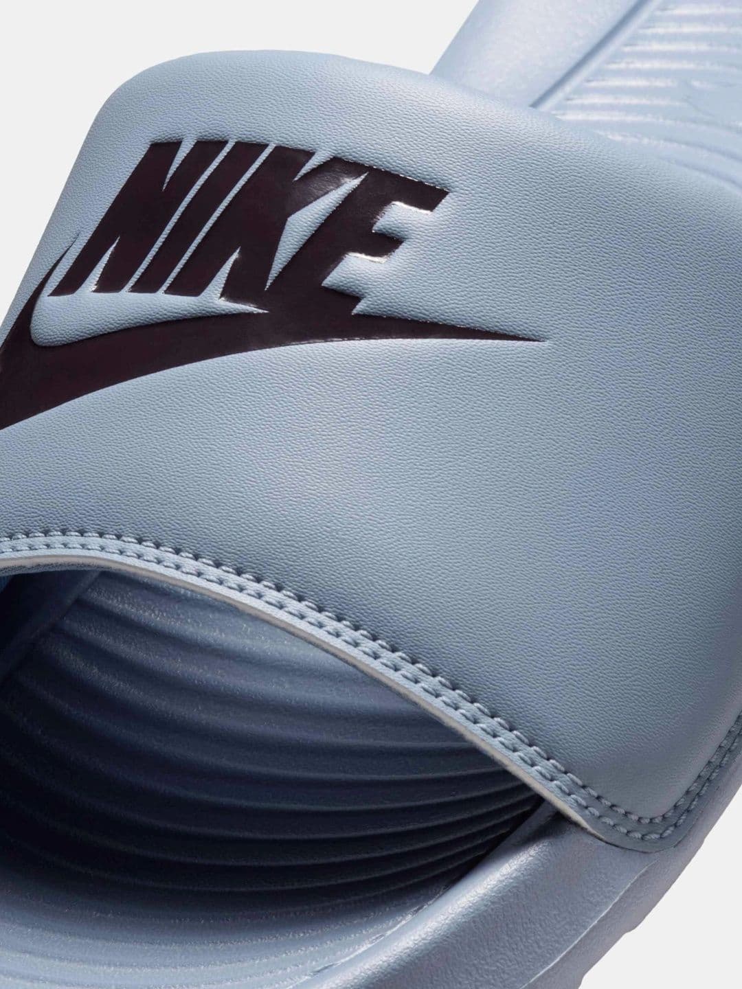 Nike Victori One Men's Slides thumbnail 2