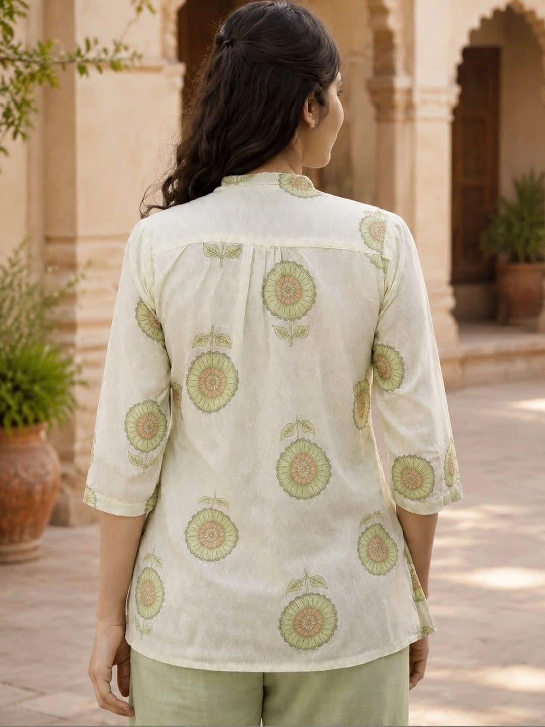 Sangria Women Floral Printed Floral Kurta thumbnail 4