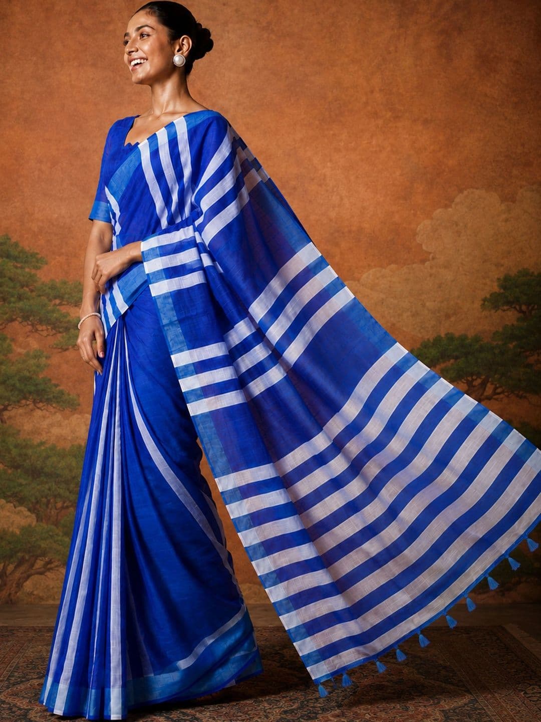 Suha Striped Silk Blend Saree thumbnail 5