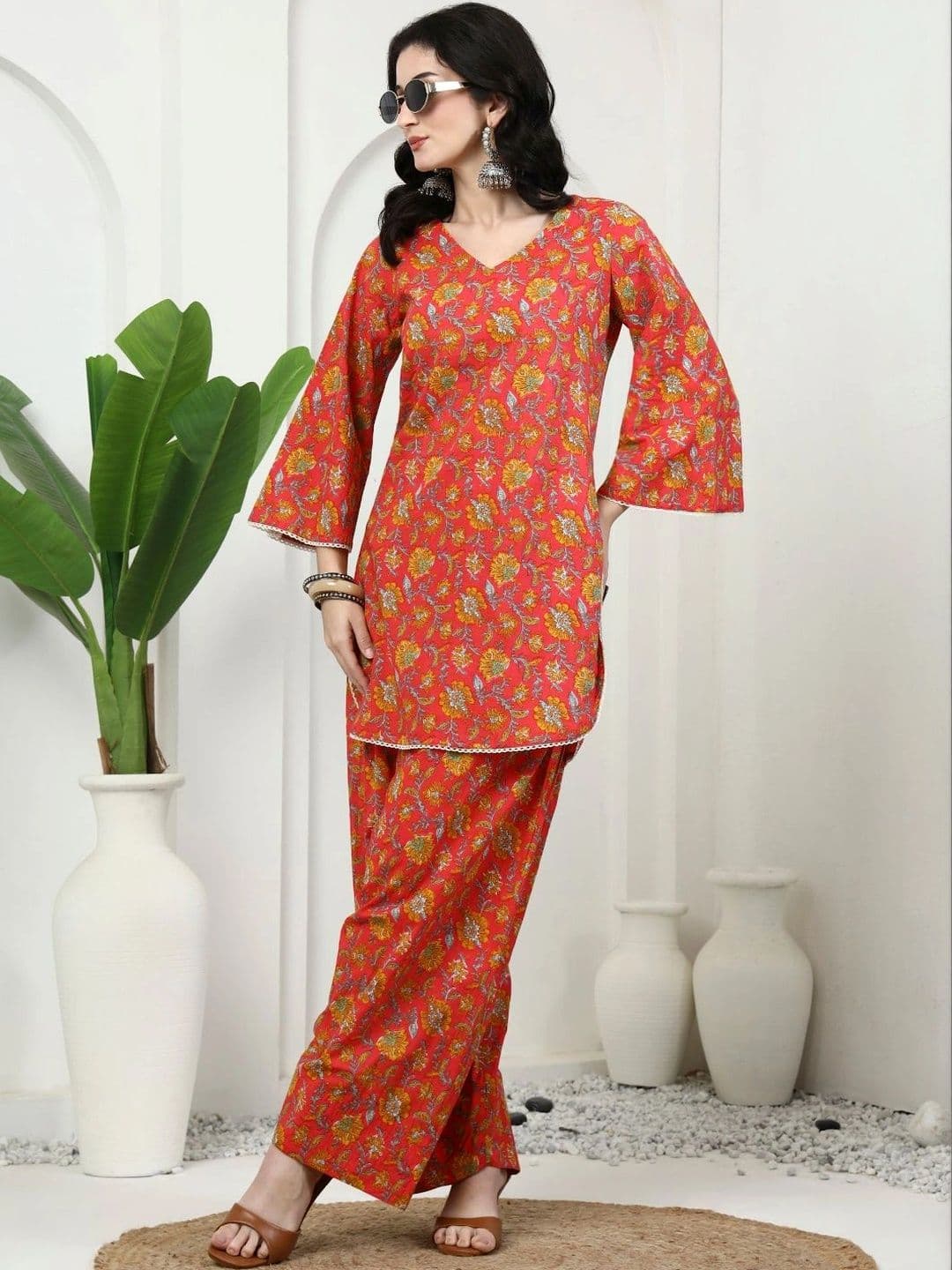 KALINI Women Floral Printed Regular Pure Cotton Kurta with Patiala thumbnail 6